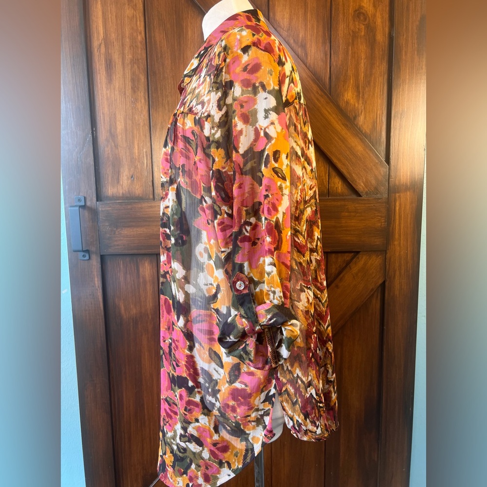 Fig and Flower Sheer Floral Blouse Women's 2X - Picture 7 of 8